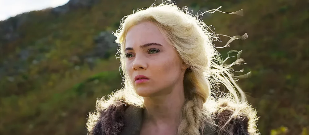 Цири из сериала «Ведьмак» показала свой новый рисунок. И на нем вновь изображено голое тело