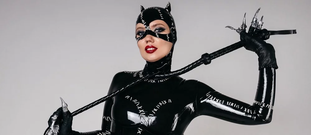 Джессика Рэббит дарит читателям VGTimes эксклюзивные фото, а Трисс примеряет платье с глубоким декольте. Косплей недели от россиянок