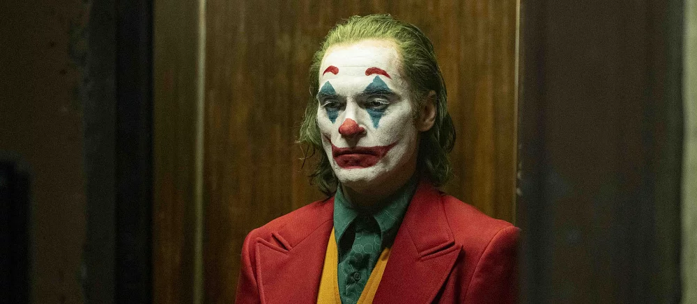 Джокер забеременел и родил мини-Джокера в новом комиксе DC. В сети жалуются, что злодея превратили в транса