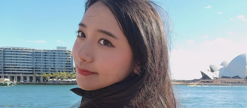 Twitch-стримерша догнала вора, который украл ее телефон в прямом эфире — видео