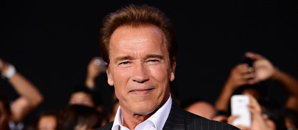 Арнольд Шварценеггер попал в ДТП, сбив велосипедистку — фото