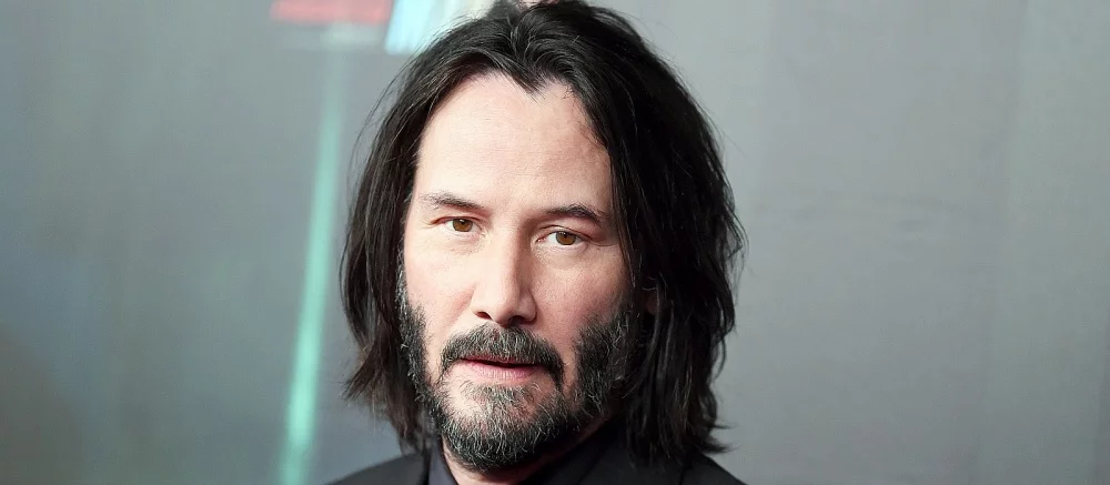 Киану Ривз подал в суд на преследователя, который считает себя родственником актера. Камеры засняли его проникновение в дом