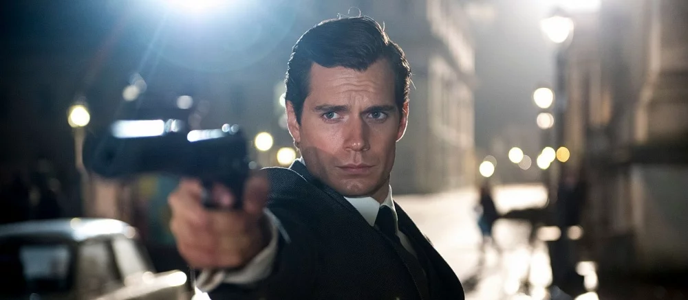 Генри Кавилл показал фото со съемок шпионского боевика Гая Ричи «Министерство неджентльменской войны»