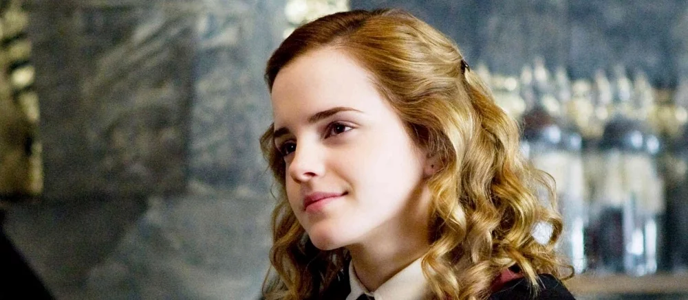 Гермиону из «Гарри Поттера» тоже добавили в Hogwarts Legacy. Ее показали с разными прическами