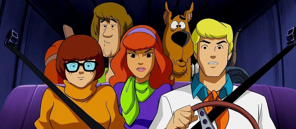 ИИ прокачал внешность Дафны и Велмы из «Скуби-Ду». Героини стали выглядеть намного реалистичнее и красивее