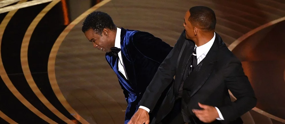 Крис Рок устроил «прожарку» Уилла Смита за пощечину на «Оскаре-2022»