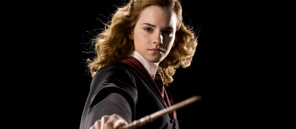 Россиянка сделала взрослый косплей Гермионы из «Гарри Поттера»