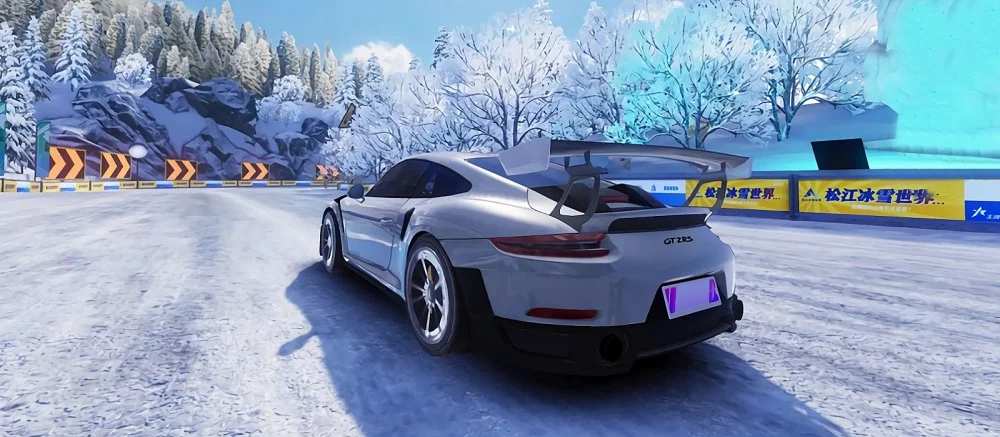 На Android и iOS можно бесплатно скачать гонку с реалистичной графикой и горячими девушками