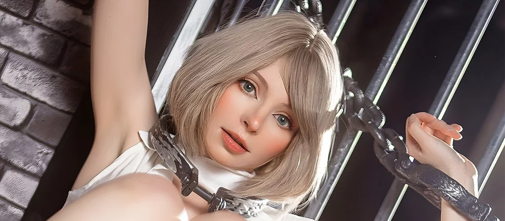 Девушка, подарившая свое тело Эшли в Resident Evil 4, показала себя в горячем костюме, который не попал в ремейк — новые фото