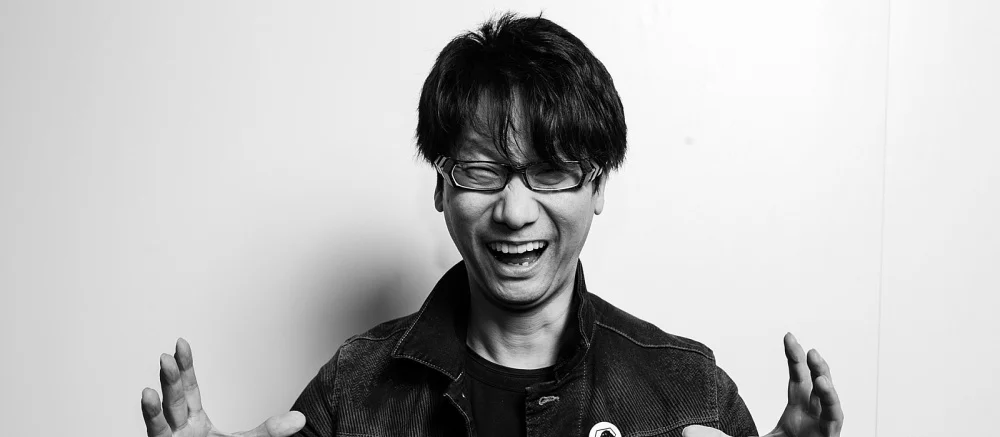 Дуэль на световых мечах и встреча с Мандалорцем: Хидео Кодзима выложил фото из Диснейленда