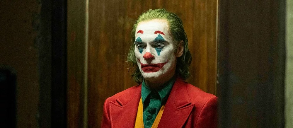 На новых официальных кадрах «Джокера 2» показали Артура и Харли Квинн. Съемки фильма завершены