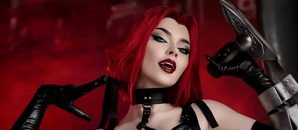 Красивая петербурженка Илона Бугаева показала соблазнительный косплей Бладрейн