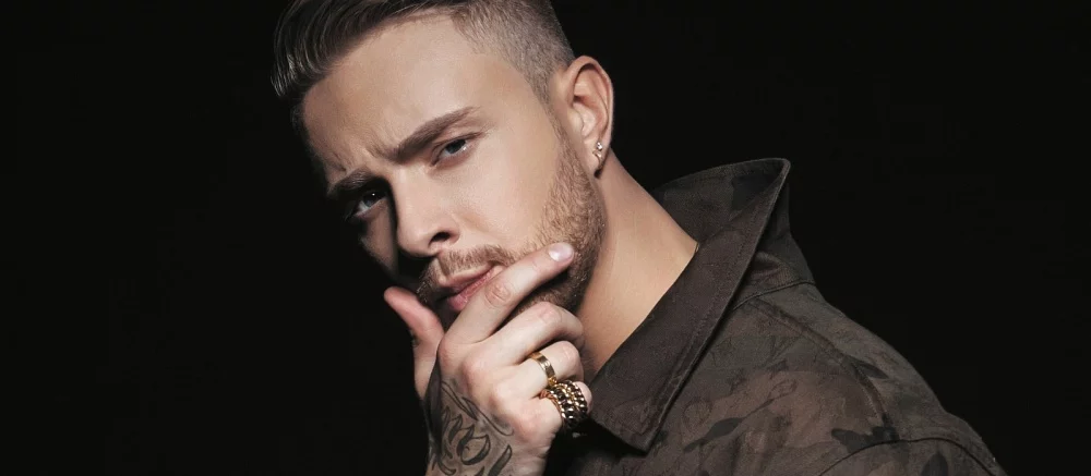 Twitch забанил российских стримеров Егора Крида и Бустера. Кажется, из-за рекламы онлайн-казино