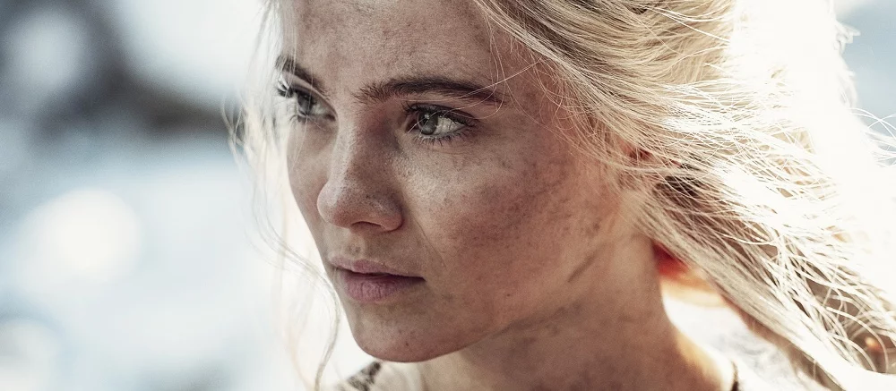 Цири из сериала «Ведьмак» показала личный рисунок с полностью голой девушкой. Некоторые фанаты увидели в этом талант