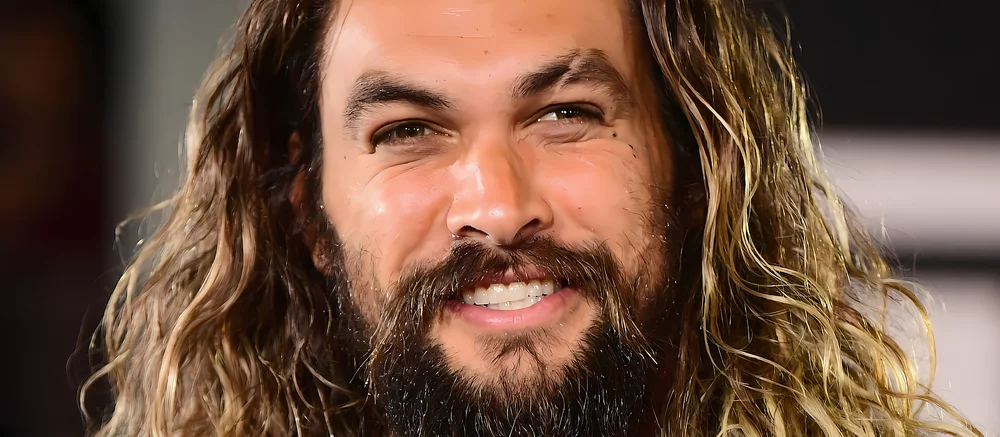 Джейсон Момоа внезапно стал Бэтменом и показал, как он выглядит в этой роли. Но люди все равно называют его Акваменом