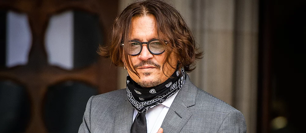 Джонни Депп расплакался после семиминутных оваций на премьере фильма «Жанна Дюбарри» — видео