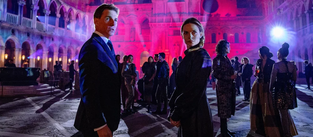 Прыжки с парашютом и драка на крыше поезда: вышел трейлер новой части «Миссия: невыполнима»