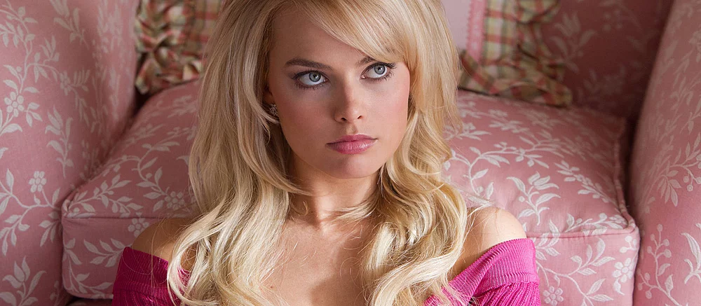 Марго Робби закосплеила Барби из своего фильма