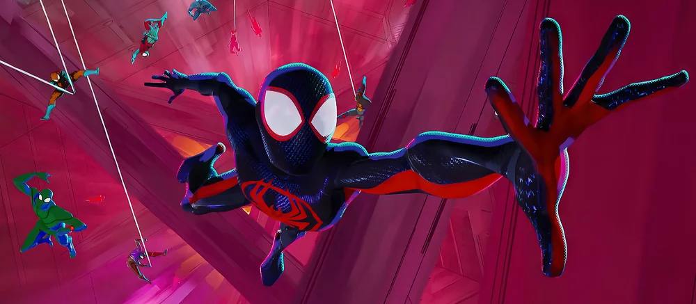 Заслуженно? «Человек-паук: Паутина вселенных» обогнал «Темного рыцаря» и стал лучшей супергеройской картиной на IMDb