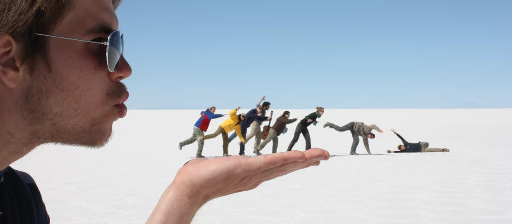 «Это потрясающе»: нейросети научили рисовать оптические иллюзии. Собрали подборку крутых артов