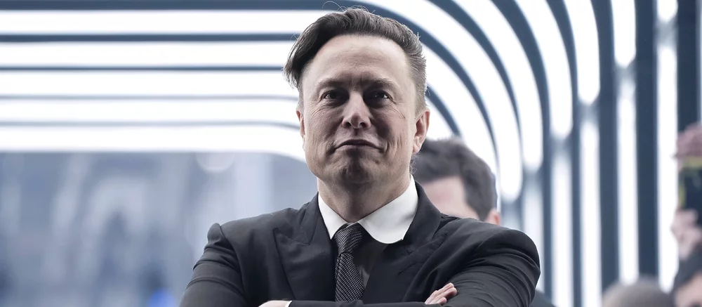 Илон Маск вооружился пистолетом и ворвался к авторам Cyberpunk 2077 — чтобы попросить добавить его в игру