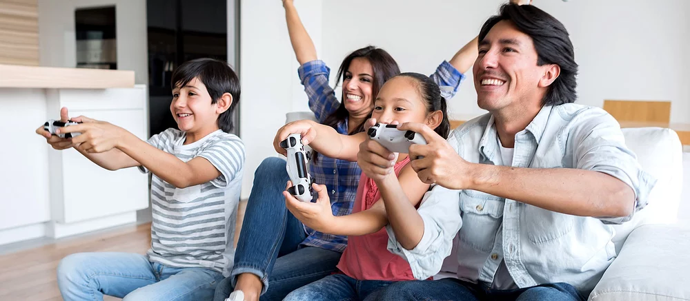 Исследование: больше половины родителей-геймеров уверены, что видеоигры полезны  для детей
