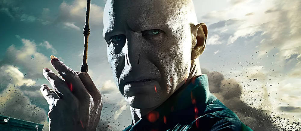 В сети выяснили, какой знаменитый актер может сыграть нового Волан-де-Морта в сериале по «Гарри Поттеру». Это звезда «Бэтмена»