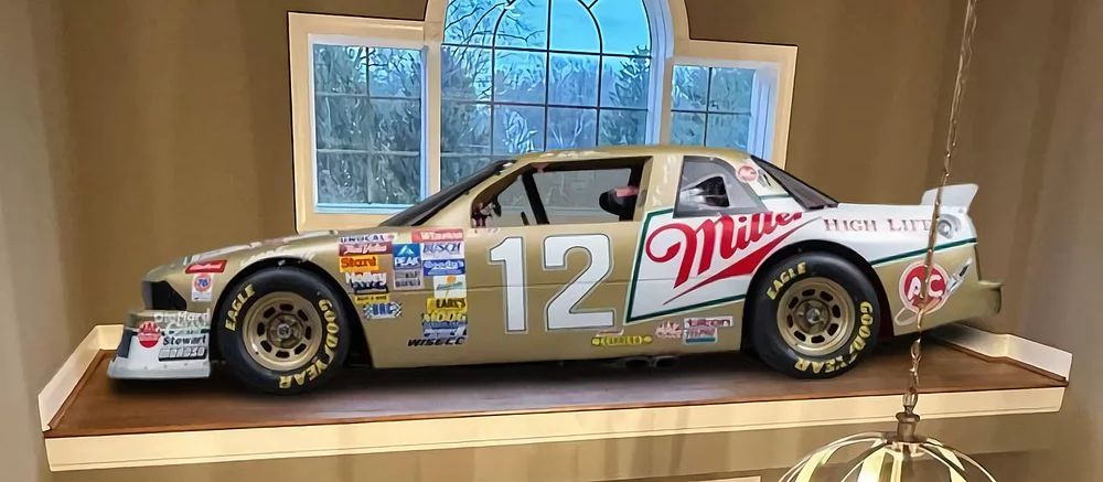 В X появился новый мем — мужчина показал пустое место в доме и собрал почти 100 миллионов просмотров