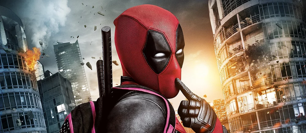 Парень показал бюджетный косплей Дэдпула. Для него понадобилось женское нижнее белье