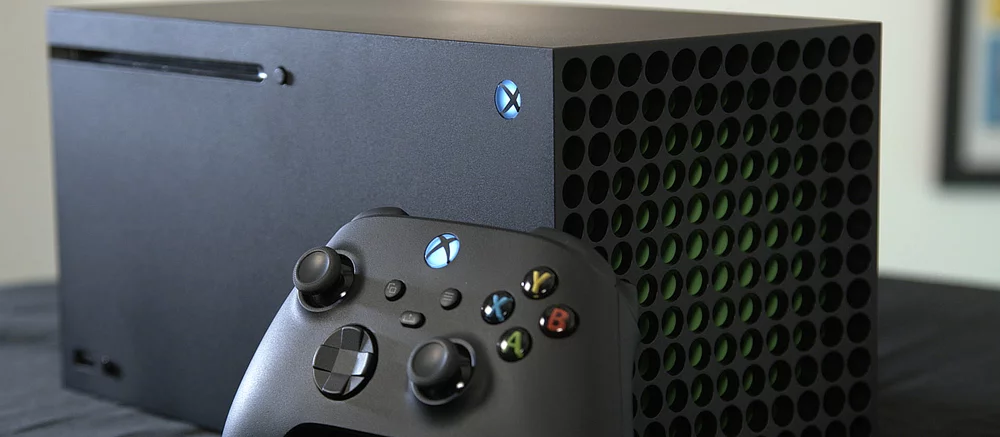 Слиты первые фото новой версии Xbox Series X в белой расцветке