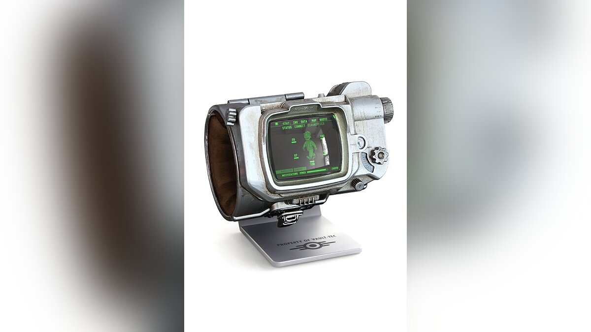 Bethesda представила металлическую копию Pip-Boy из сериала Fallout.  Устройство продают за 18 тыс руб