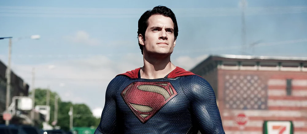 Генри Кавилл был лучше? Фанаты раскритиковали образ нового Супермена, назвав главного актера «косплеером»