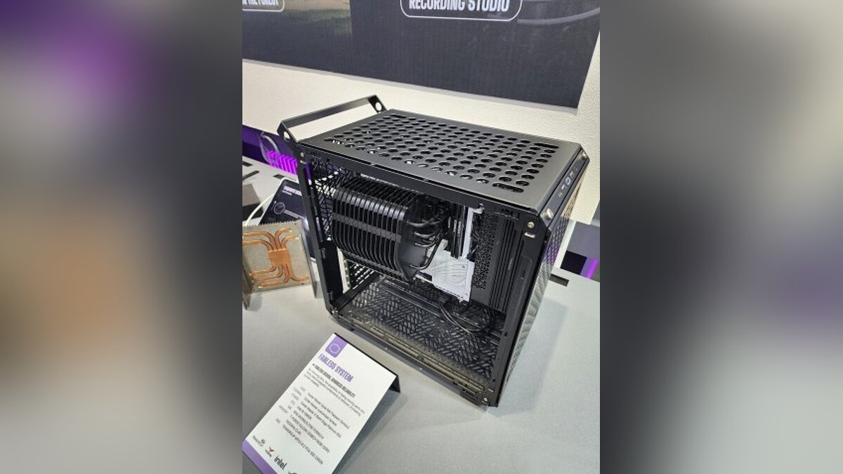 Представлен безвентиляторный концепт системного блока от Cooler Master