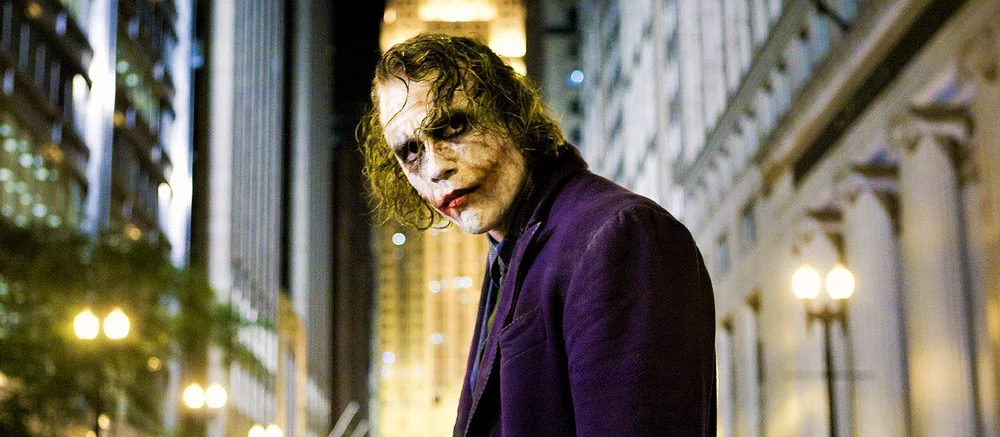 Джокера Хита Леджера показали в образе Бэтмена-самозванца: представлена новая коллекционная фигурка