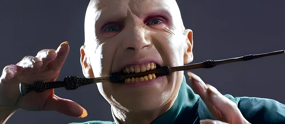 Художник попробовал воссоздать внешность Волан-де-Морта из «Гарри Поттера» по описанию из книг. Он стал более каноничным и жутким