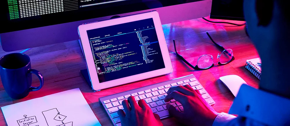 В Steam можно бесплатно получить игру, которая учит геймеров программированию