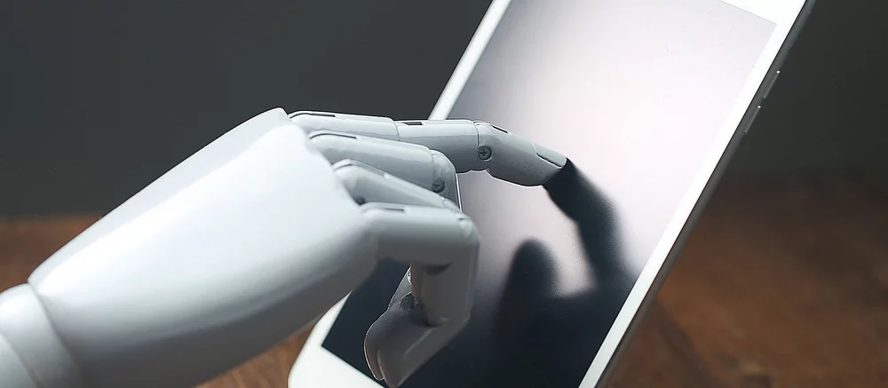 Apple готовит революцию: iPad с роботизированной рукой станет командным центром умного дома