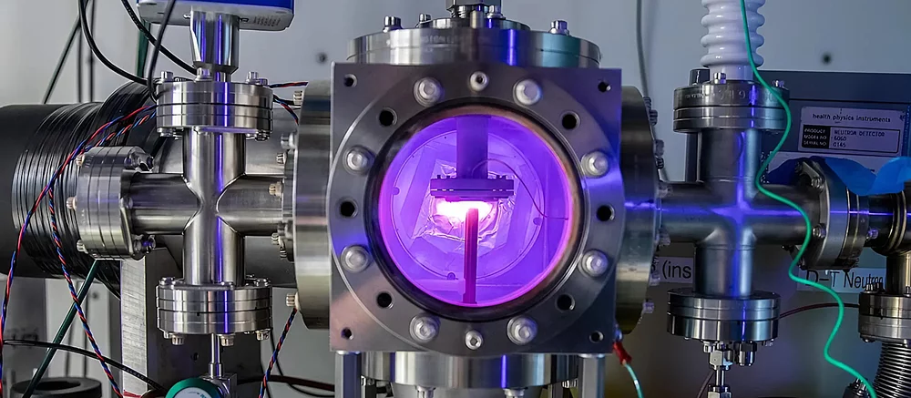 Энтузиаст с помощью ИИ построил термоядерный реактор в своей спальне