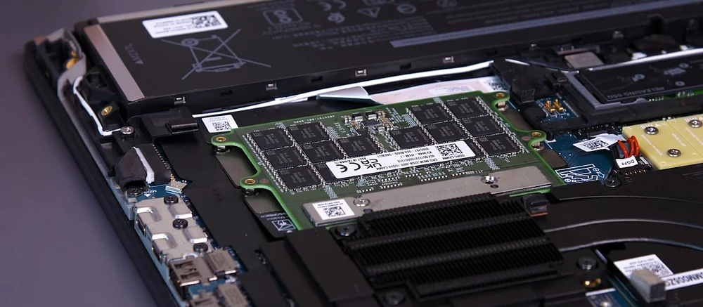 MSI показала прототип памяти CAMM2 и первые результаты тестов