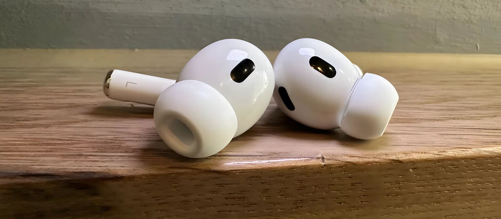 
          Слух: Apple анонсирует AirPods Pro 3 с улучшенным шумоподавлением
        