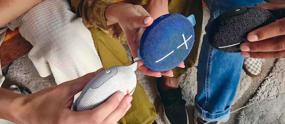 Аудиоподразделение Logitech анонсировало Bluetooth-динамик Miniroll, который не боится воды и падений с высоты 1,2 м