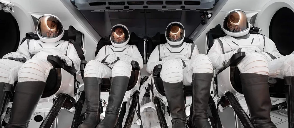 Экипаж Polaris Dawn с космическим туристом успешно вернулся на Землю