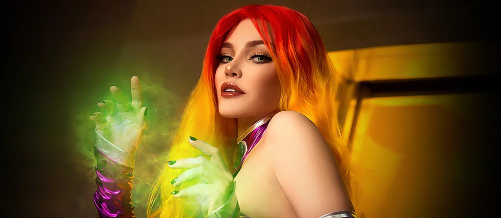 Россиянка показала «взрослый» косплей Старфайр из вселенной DC