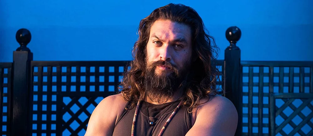 Ютубер купил старый iPhone и нашел фотографии со звездой «Аквамена» Джейсоном Момоа