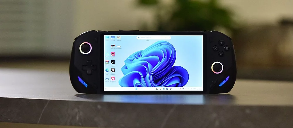 Представлена OneXFly F1 Pro — мощная портативная консоль с Ryzen 9