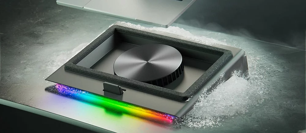Razer представила охлаждающую подставку для ноутбуков с RGB-подсветкой