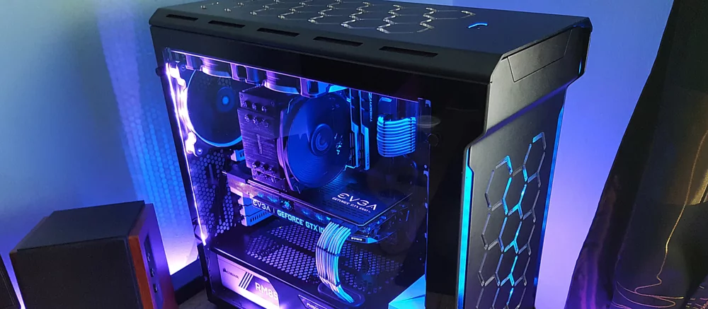 Повезло: водитель мусоровоза нашел рабочий игровой PC с 32-ядерным процессором и RTX 2080