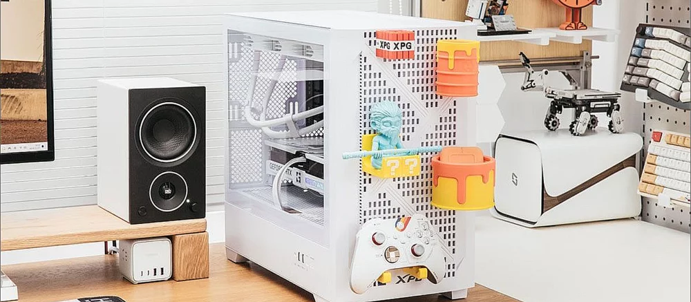 ADATA представила корпус с креплениями для аксессуаров