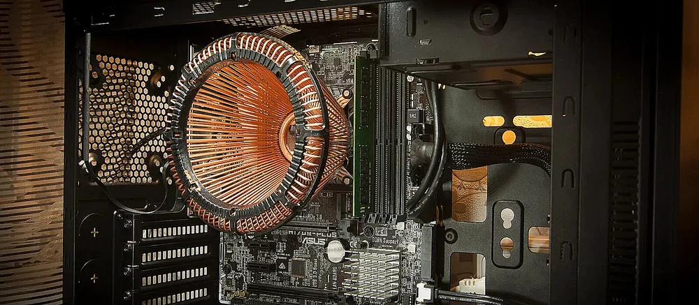 ASUS показала, как работает AMD Ryzen 9 9950X с пассивным охлаждением