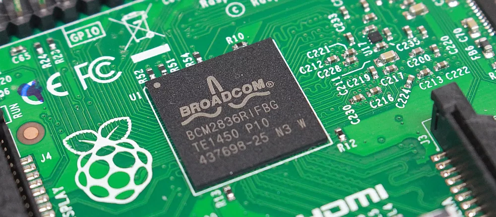 Broadcom представила уникальную платформу для чипов с 12 модулями HBM